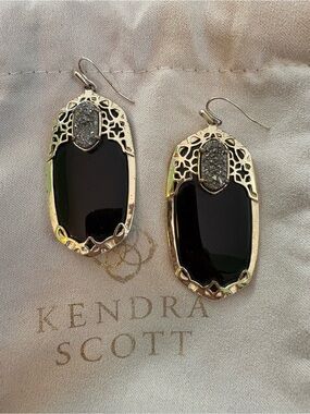 Rare Kendra Scott Black and Gold Elle Drop Earrings